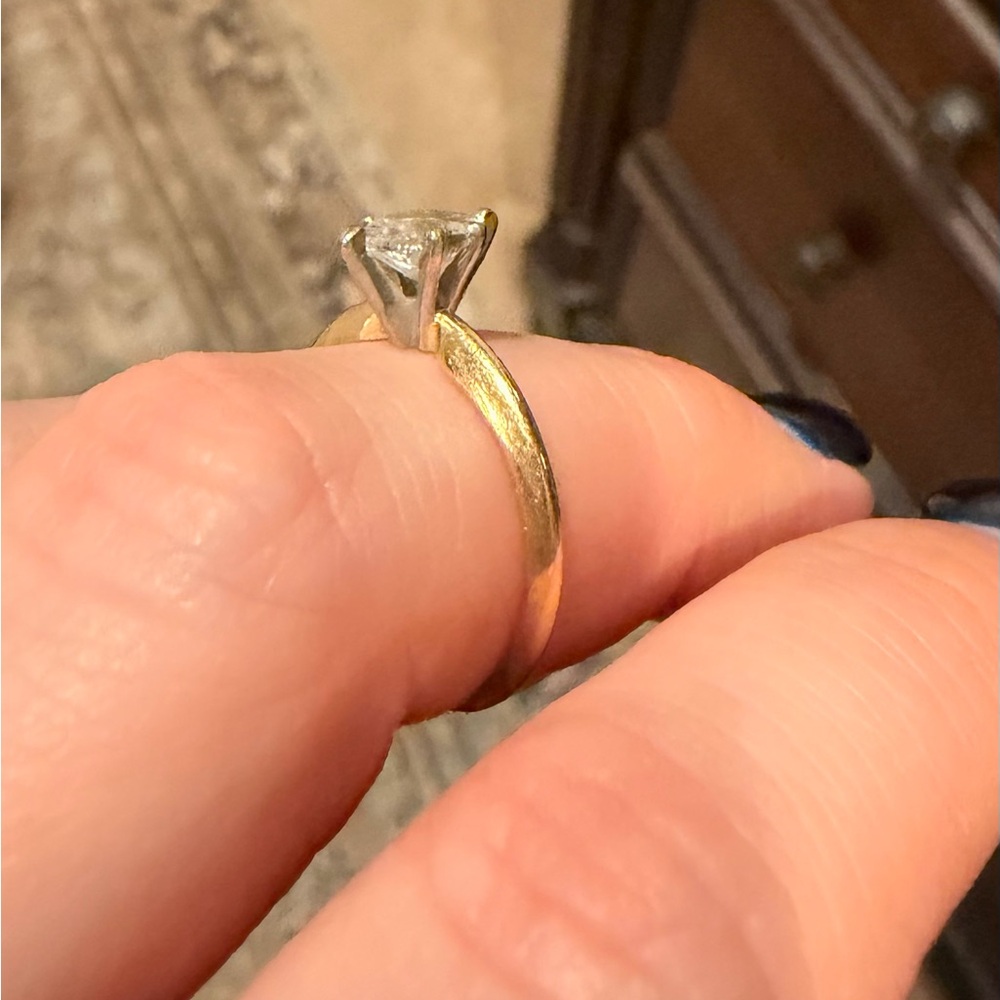 Elegant Gold and Silver Women's Ring
